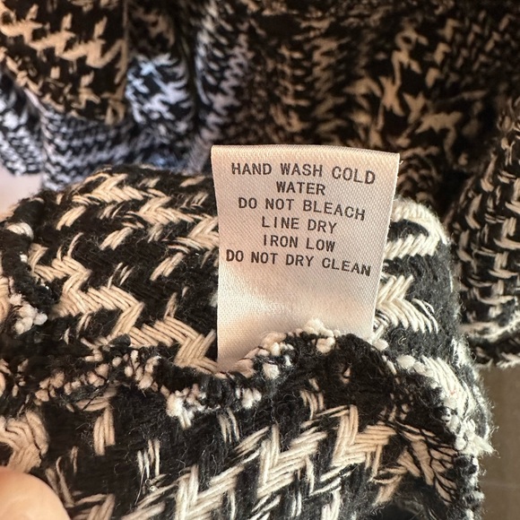 HYFYVE • Houndstooth Wrap Jacket • Medium/light weight • Pockets - Picture 6 of 6